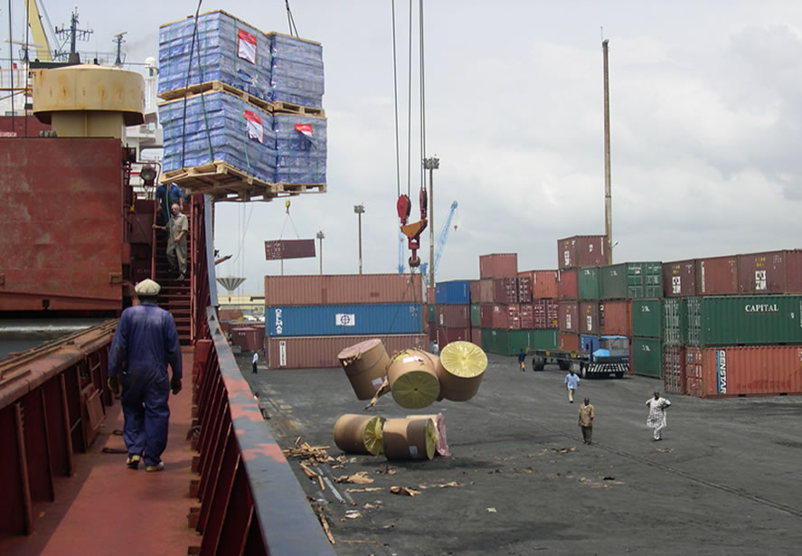 ship offloading at tin can